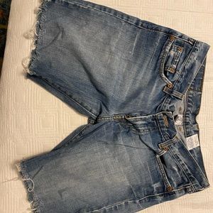 Lucky brand vintage bermuda shorts in excellent condition with frayed hem